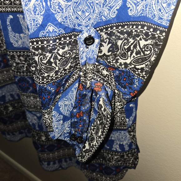 Patterned Blouse - Picture 5 of 5